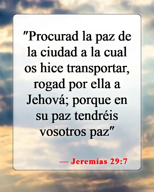 Versículos bíblicos sobre la oración intercesora (Jeremías 29:7)