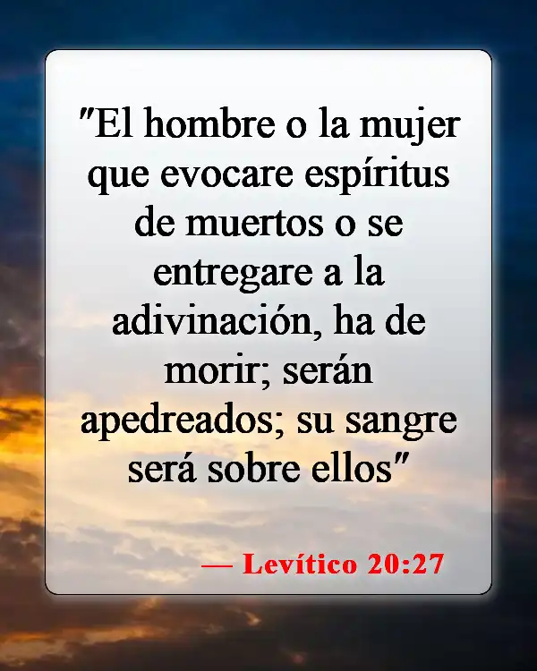 Versículos de la Biblia sobre maldecir a los muertos (Levítico 20:27)