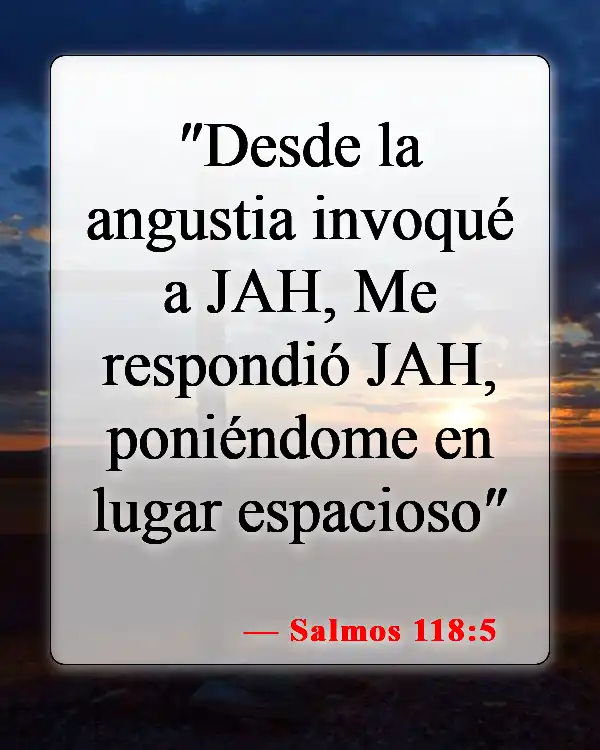 Versículos de la Biblia sobre la liberación de los enemigos (Salmos 118:5)